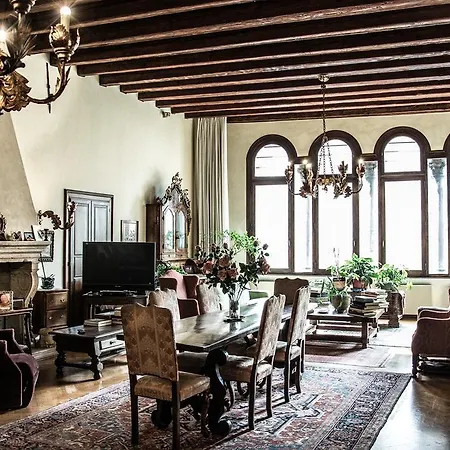 Palazzo Altinate - Note Di Piano Daire