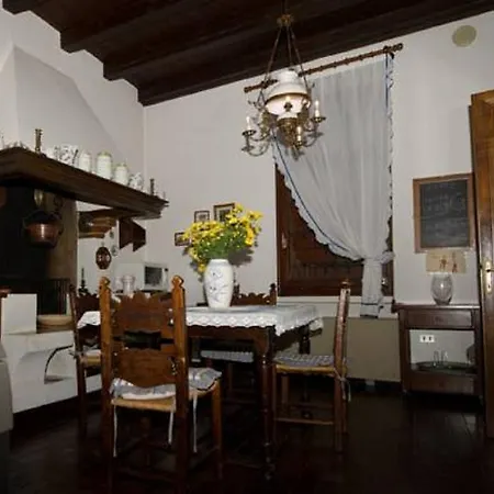 Palazzo Altinate - Note Di Piano *